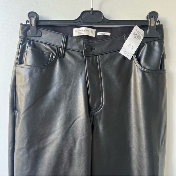 NWT Abercrombie & Fitch Vegan Leather 90s Straight Pant - Black - Size 30/10s - Picture 5 of 11